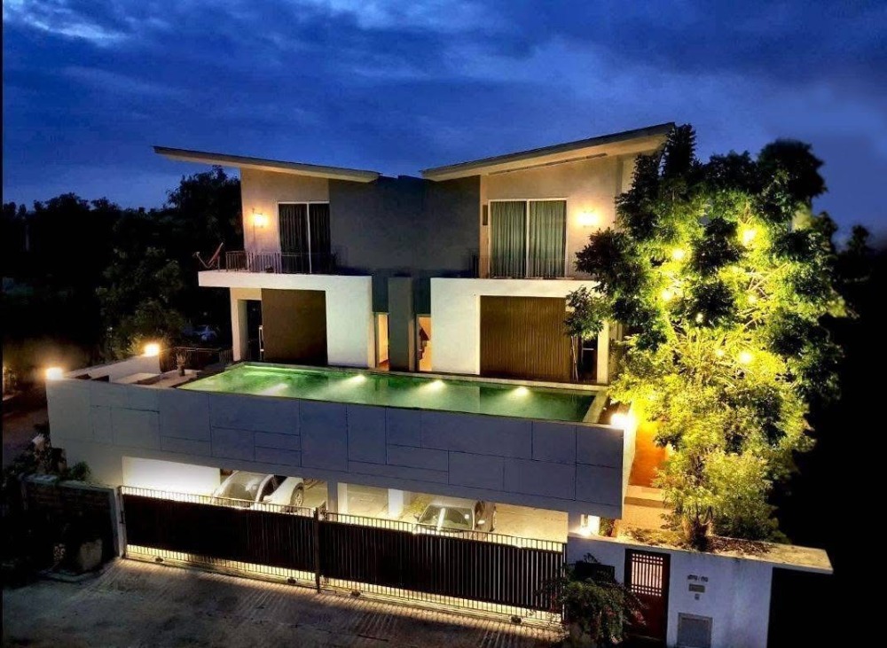 ขายทาวน์โฮมวิภาวดี ดอนเมือง หลักสี่ : ขายบ้าน I Design Vibhavadi 6 ห้องนอน มีระเบียงส่วนตัว มีสระว่ายน้ำลอยฟ้า ใกล้สนามบินดอนเมือง พร้อมเข้าอยู่
