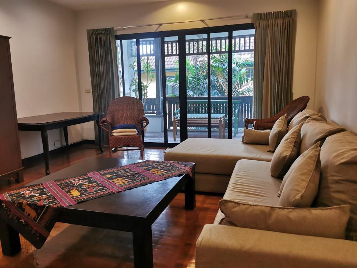 For RentAri,Anusaowaree : Big balcony Low-rise Apartment 3 beds, 140sq m. 10-15min walk from BTS Ari-Saphan Khwai