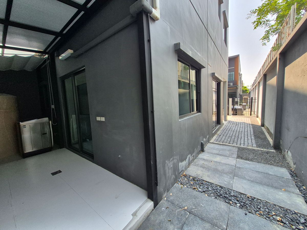 ให้เช่าทาวน์โฮมพัฒนาการ ศรีนครินทร์ : ให้เช่า⭐ทาวน์โฮม กรุงเทพกรีฑา⭐2 ห้องนอน⭐หลังมุม⭐ใกล้ Motorway ด่านทับช้าง