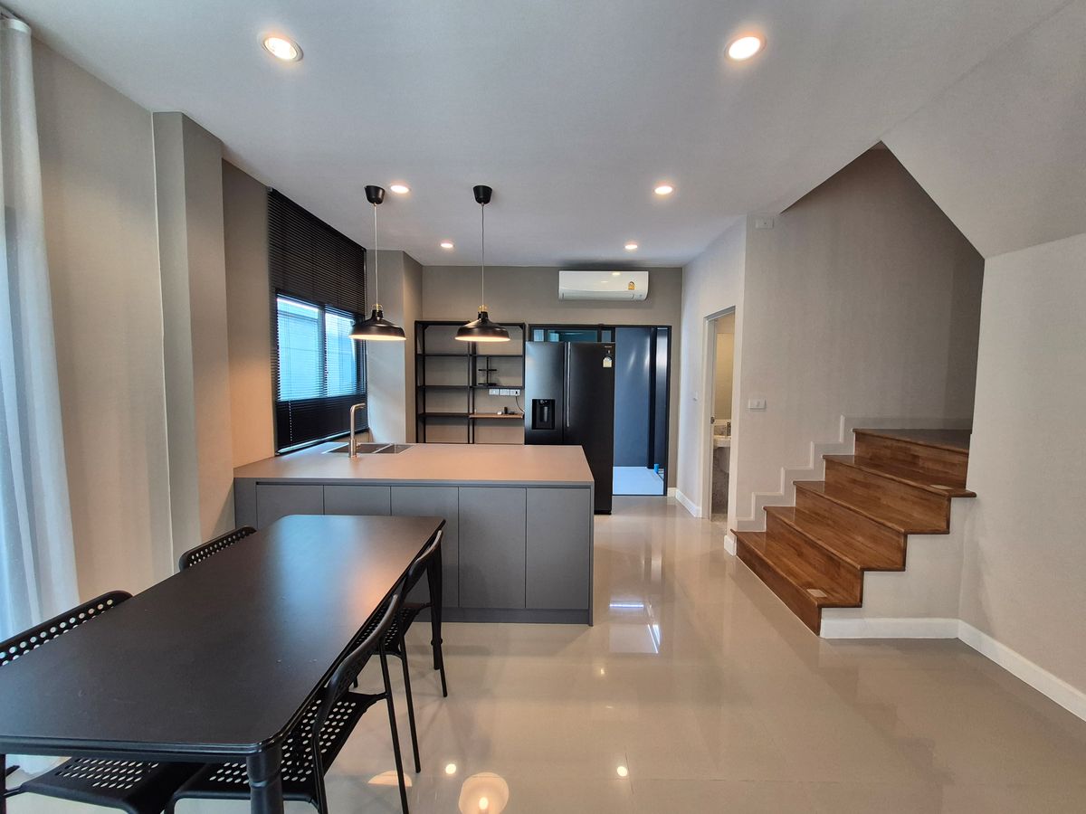 ให้เช่าทาวน์โฮมพัฒนาการ ศรีนครินทร์ : ให้เช่า⭐ทาวน์โฮม กรุงเทพกรีฑา⭐2 ห้องนอน⭐หลังมุม⭐ใกล้ Motorway ด่านทับช้าง