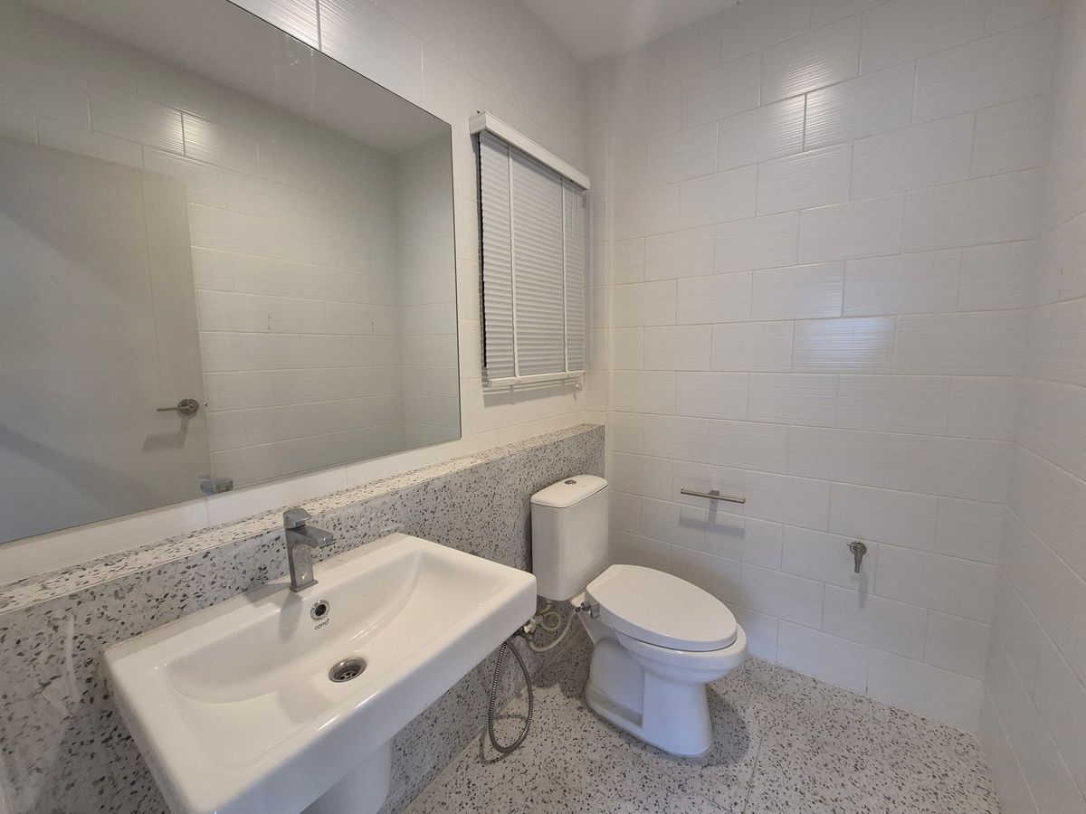 ให้เช่าทาวน์โฮมพัฒนาการ ศรีนครินทร์ : ให้เช่า⭐ทาวน์โฮม กรุงเทพกรีฑา⭐2 ห้องนอน⭐หลังมุม⭐ใกล้ Motorway ด่านทับช้าง