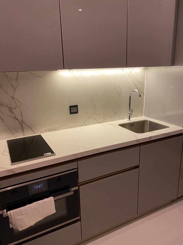 ขายคอนโดพระราม 9 เพชรบุรีตัดใหม่ RCA : ขายคอนโด THE ESSE AT SINGHA COMPLEX 1ห้องนอน โมเดิร์น ตกแต่งครบ วิวเมือง ใกล้ BTS เพชรบุรี