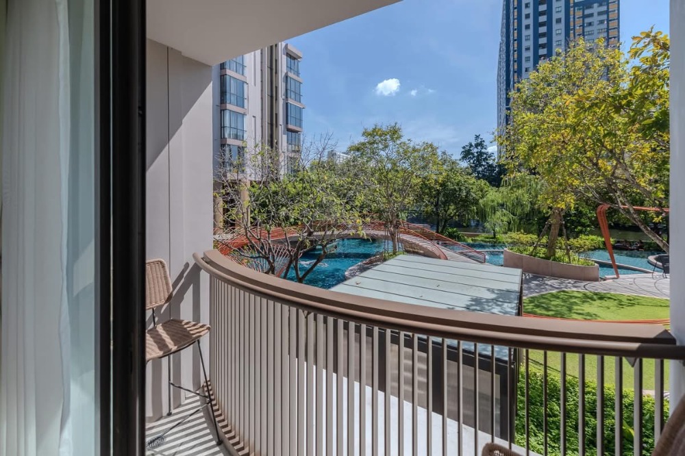 ขายคอนโดอ่อนนุช อุดมสุข : ขายพร้อมผู้เช่า เดือน มีนาคม 2570
คอนโด Kawa Haus ไม่ได้รับผลกระทบจากเหตุการณ์  2ห้องนอน  สไตล์โมเดิร์น เฟอร์นิเจอร์ครบ วิวสระน้ำ ทำเลดี พร้อมเข้าอยู่