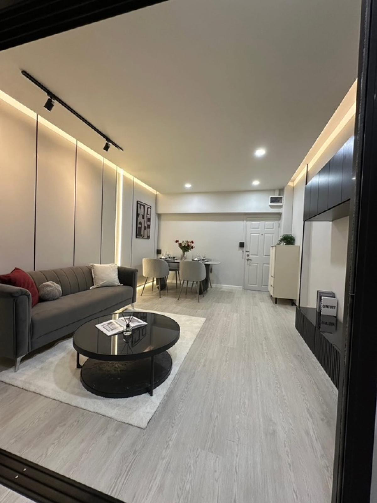 ขายคอนโด : ⭐️(A0148) For Sale 🏢Aree Place phaholyothin  Price 4.89 MB
