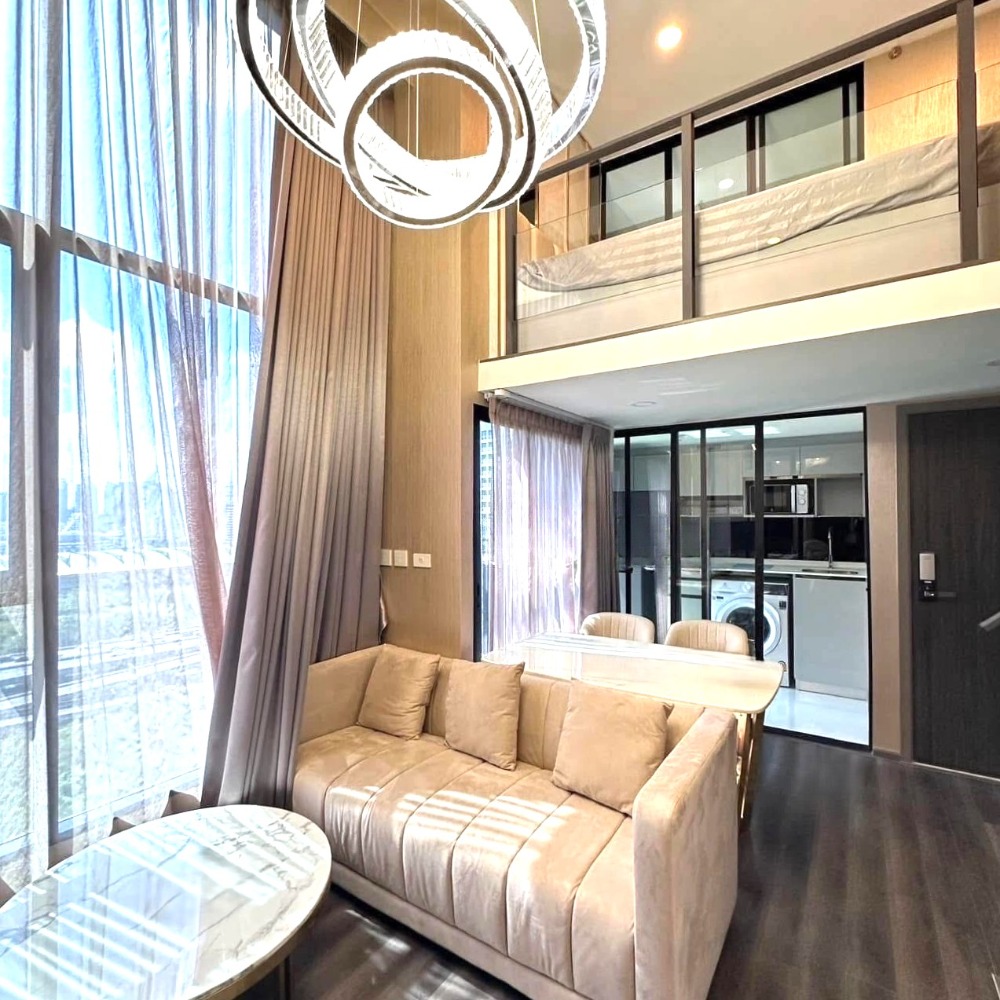ให้เช่าคอนโดพระราม 9 เพชรบุรีตัดใหม่ RCA : ให้เช่า KnightsBridge Space Rama 9 ห้องมุม Duplex Room ชั้น 21 44 ตร.ม. แต่งครบพร้อมอยู่ ใกล้ MRT พระราม 9 300 เมตร 出租：KnightsBridge Space Rama 9，角落房，複式房間，21 樓，44 平方米，設施齊全，可立即入住，靠近 MRT Rama 9 300 米。