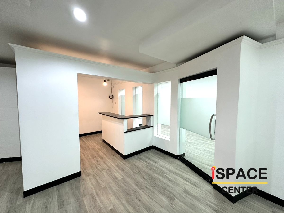 ให้เช่าสำนักงานอารีย์ อนุสาวรีย์ : ให้เช่าออฟฟิศ ใกล้ BTS อารีย์ เพียง 300 เมตร แบบ Partly Fitted มีตกแต่งไว้แล้วบางส่วน พร้อมเข้าทำงาน สิ่งอำนวยความสะดวกครบครัน