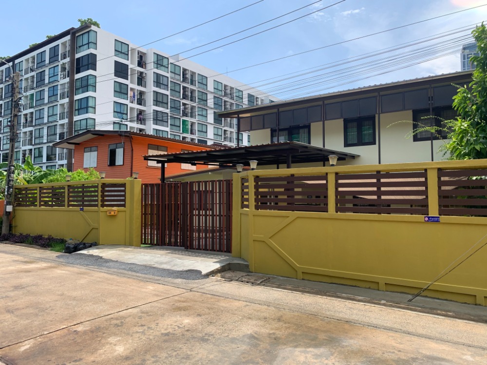 For RentHouseSukhumvit, Asoke, Thonglor : 2 storey detached house for rent Sukhumvit 64 Road The air conditioner in all rooms, no furniture. There are 4 bedrooms, 3 bathrooms, 1 housewife. Rental price 50,000 baht per month