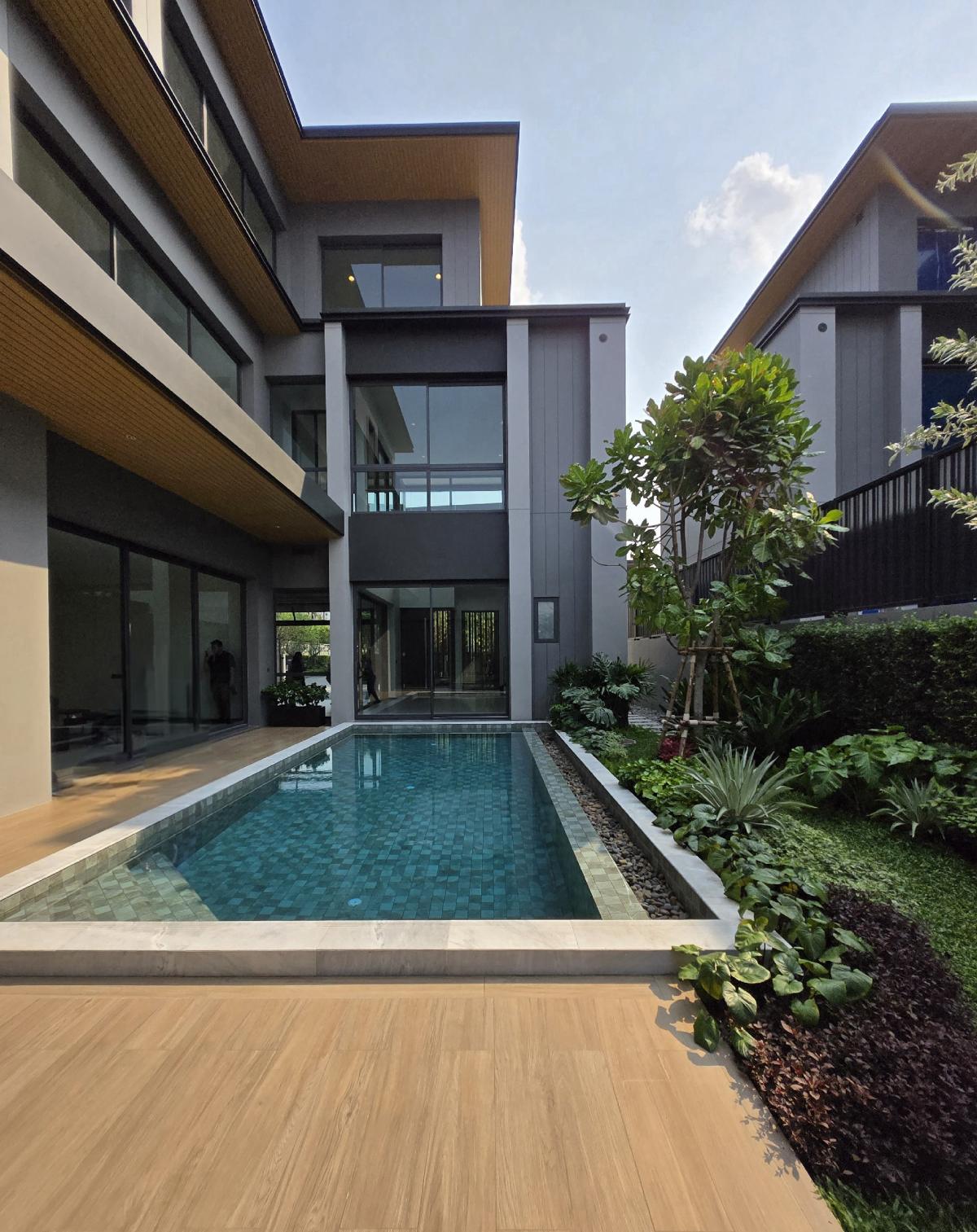 For SaleHouseNawamin, Ramindra : ✨️ & quot; 𝙎𝙈𝙔𝙏𝙃’𝙎 𝙍𝙖𝙢𝙞𝙣𝙩𝙧𝙖 (Smith Ramintra), a new house with a 1000 sq.m. pool ✨️