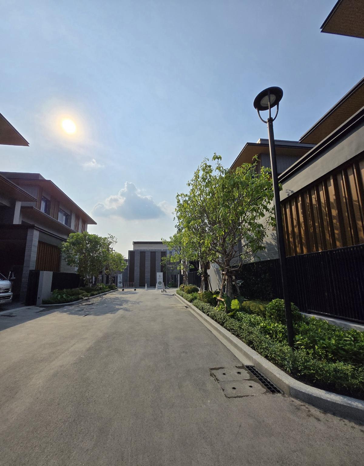 For SaleHouseNawamin, Ramindra : ✨️ & quot; 𝙎𝙈𝙔𝙏𝙃’𝙎 𝙍𝙖𝙢𝙞𝙣𝙩𝙧𝙖 (Smith Ramintra), a new house with a 1000 sq.m. pool ✨️