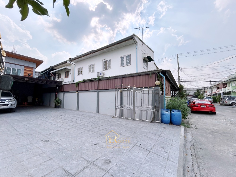For SaleTownhomeVipawadee, Don Mueang, Lak Si : 🎇 Sell 2 -story detached house, 2 rear 🎇 Land area 97.2 sq.w., Krita Village Soi Pracha Uthit, Songprapha Road, Don Mueang, near Don Mueang Airport Near the red line