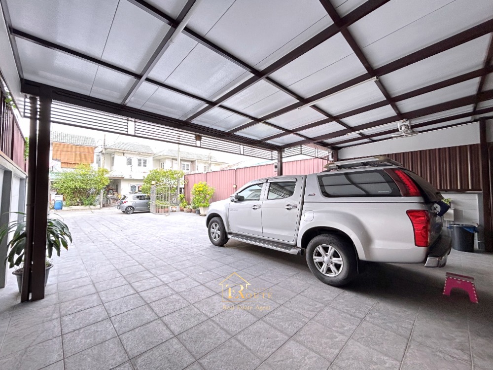 For SaleTownhomeVipawadee, Don Mueang, Lak Si : 🎇 Sell 2 -story detached house, 2 rear 🎇 Land area 97.2 sq.w., Krita Village Soi Pracha Uthit, Songprapha Road, Don Mueang, near Don Mueang Airport Near the red line