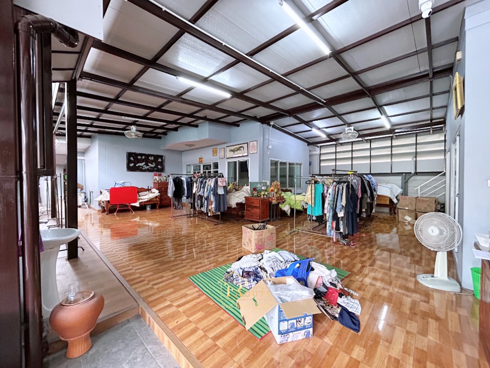 For SaleTownhomeVipawadee, Don Mueang, Lak Si : 🎇 Sell 2 -story detached house, 2 rear 🎇 Land area 97.2 sq.w., Krita Village Soi Pracha Uthit, Songprapha Road, Don Mueang, near Don Mueang Airport Near the red line