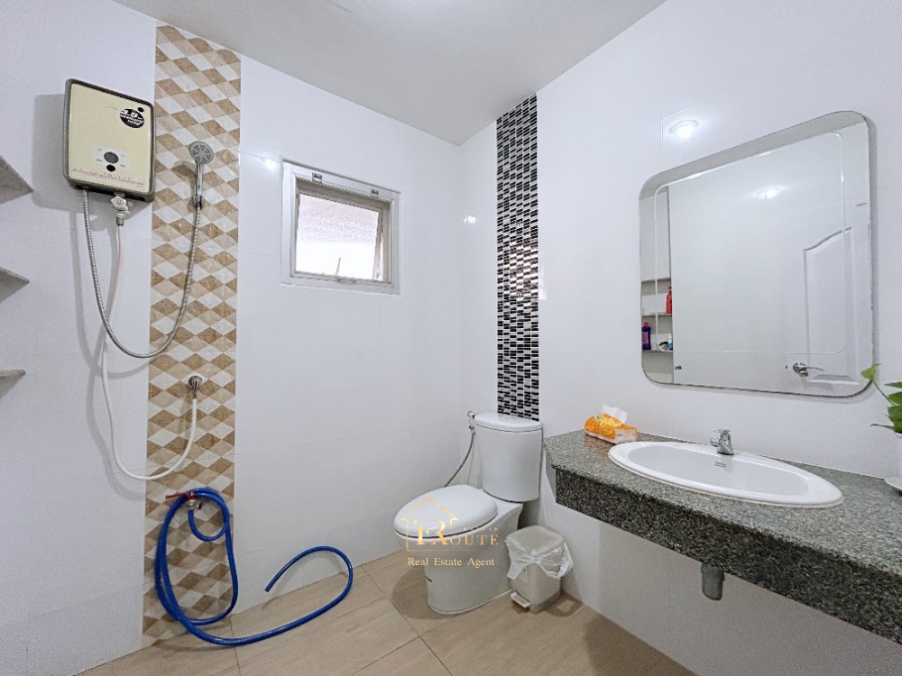 For SaleTownhomeVipawadee, Don Mueang, Lak Si : 🎇 Sell 2 -story detached house, 2 rear 🎇 Land area 97.2 sq.w., Krita Village Soi Pracha Uthit, Songprapha Road, Don Mueang, near Don Mueang Airport Near the red line