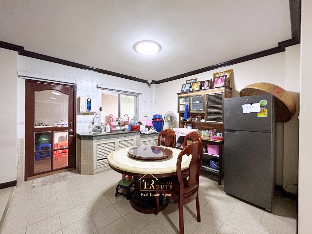 For SaleTownhomeVipawadee, Don Mueang, Lak Si : 🎇 Sell 2 -story detached house, 2 rear 🎇 Land area 97.2 sq.w., Krita Village Soi Pracha Uthit, Songprapha Road, Don Mueang, near Don Mueang Airport Near the red line