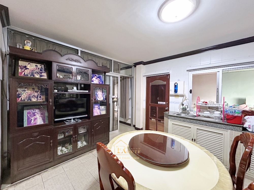 For SaleTownhomeVipawadee, Don Mueang, Lak Si : 🎇 Sell 2 -story detached house, 2 rear 🎇 Land area 97.2 sq.w., Krita Village Soi Pracha Uthit, Songprapha Road, Don Mueang, near Don Mueang Airport Near the red line