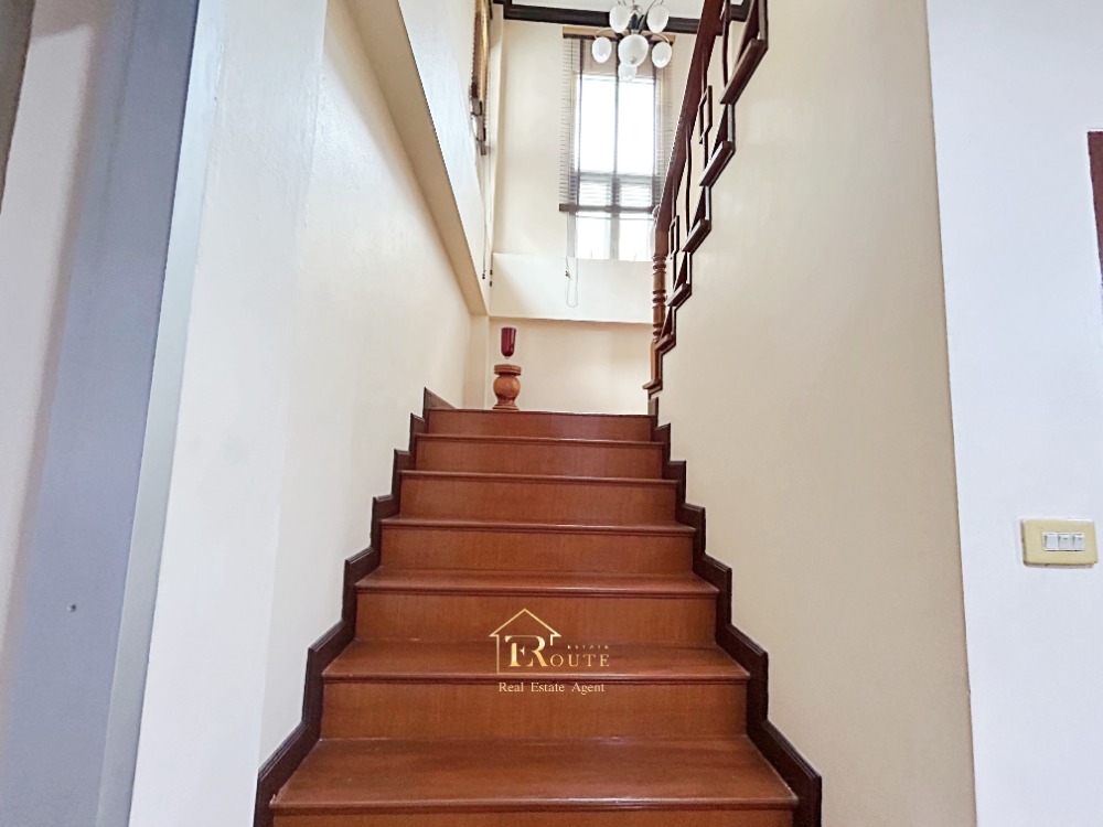 For SaleTownhomeVipawadee, Don Mueang, Lak Si : 🎇 Sell 2 -story detached house, 2 rear 🎇 Land area 97.2 sq.w., Krita Village Soi Pracha Uthit, Songprapha Road, Don Mueang, near Don Mueang Airport Near the red line