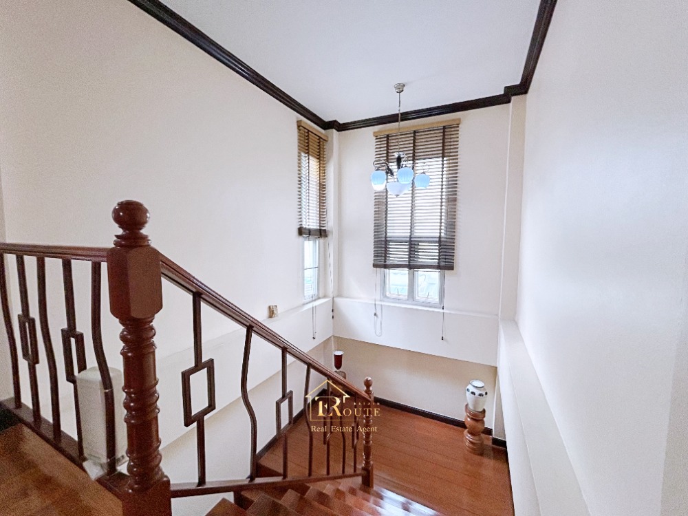 For SaleTownhomeVipawadee, Don Mueang, Lak Si : 🎇 Sell 2 -story detached house, 2 rear 🎇 Land area 97.2 sq.w., Krita Village Soi Pracha Uthit, Songprapha Road, Don Mueang, near Don Mueang Airport Near the red line