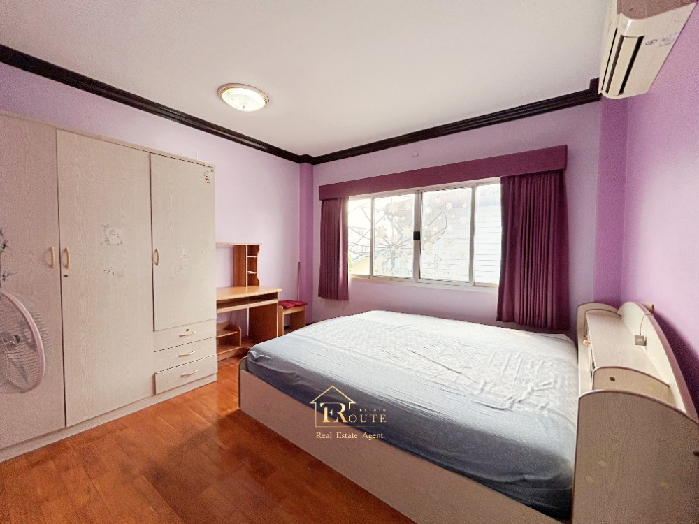 For SaleTownhomeVipawadee, Don Mueang, Lak Si : 🎇 Sell 2 -story detached house, 2 rear 🎇 Land area 97.2 sq.w., Krita Village Soi Pracha Uthit, Songprapha Road, Don Mueang, near Don Mueang Airport Near the red line