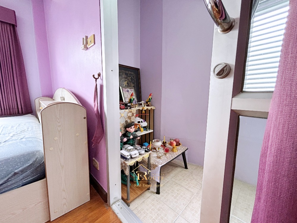 For SaleTownhomeVipawadee, Don Mueang, Lak Si : 🎇 Sell 2 -story detached house, 2 rear 🎇 Land area 97.2 sq.w., Krita Village Soi Pracha Uthit, Songprapha Road, Don Mueang, near Don Mueang Airport Near the red line