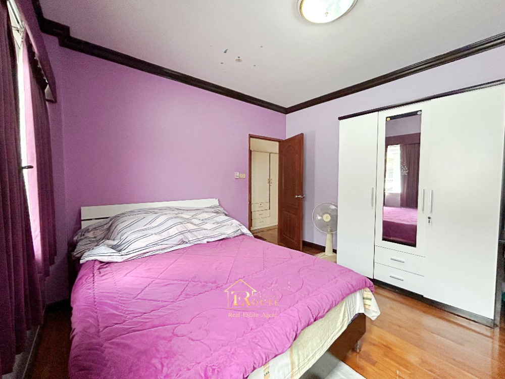 For SaleTownhomeVipawadee, Don Mueang, Lak Si : 🎇 Sell 2 -story detached house, 2 rear 🎇 Land area 97.2 sq.w., Krita Village Soi Pracha Uthit, Songprapha Road, Don Mueang, near Don Mueang Airport Near the red line