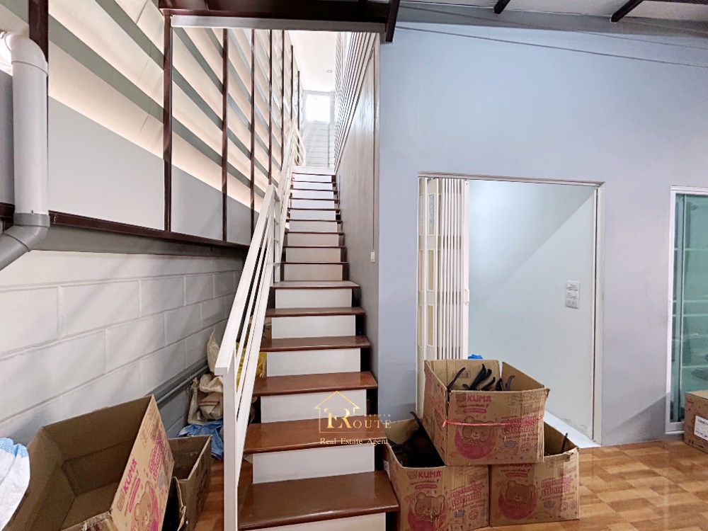 For SaleTownhomeVipawadee, Don Mueang, Lak Si : 🎇 Sell 2 -story detached house, 2 rear 🎇 Land area 97.2 sq.w., Krita Village Soi Pracha Uthit, Songprapha Road, Don Mueang, near Don Mueang Airport Near the red line