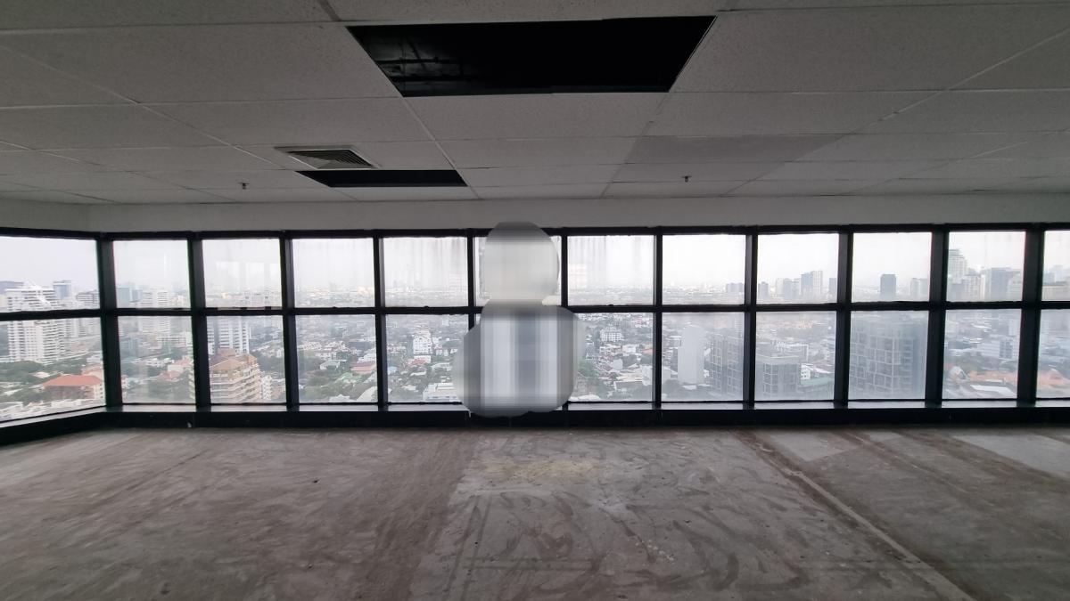For RentOfficeSukhumvit, Asoke, Thonglor : Rental offices near BTS Ekkamai, Floor 30th 700SQM, ceiling 2.3 meters, private bathroom