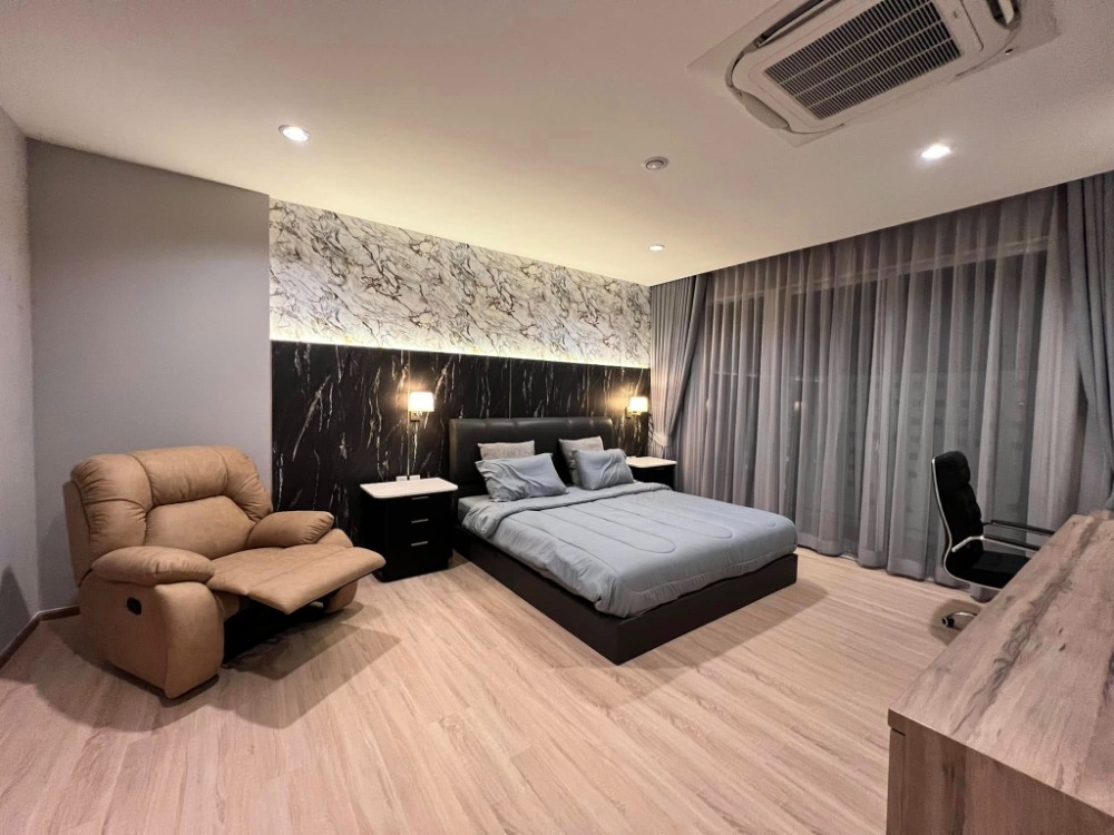 For RentPattanakan, Srinakarin : 🔴250,000 ฿ 🔴 Detached house, Neva, Sneaky, Krungthep Krita, Athletics. DINE:@bbcondo88