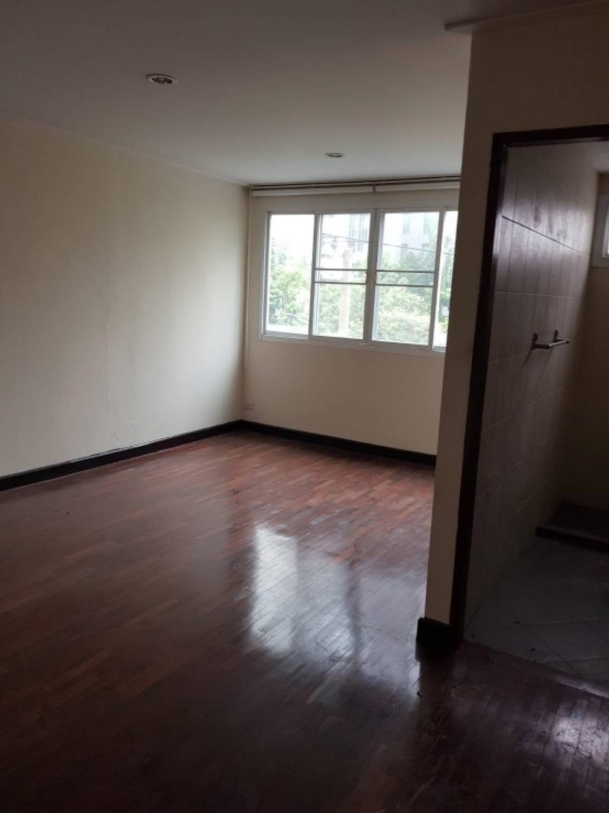 For SaleShop HouseSukhumvit, Asoke, Thonglor : Sell ​​office building, office or showroom next to Sukhumvit Soi 19