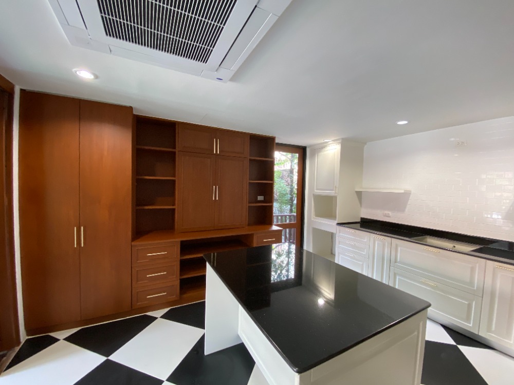 For RentHouseSukhumvit, Asoke, Thonglor : Newly Renovated House in Resort Style in Phrom Phong ** NO CO-AGENT ** 蓬鹏区域全新度假式别墅