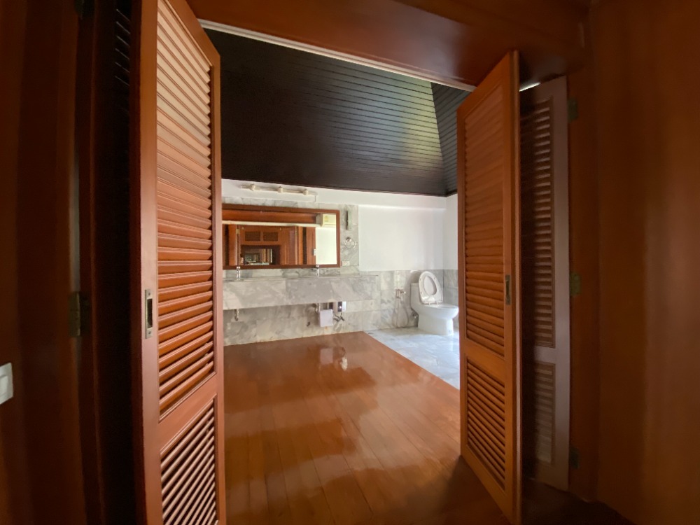 For RentHouseSukhumvit, Asoke, Thonglor : Newly Renovated House in Resort Style in Phrom Phong ** NO CO-AGENT ** 蓬鹏区域全新度假式别墅