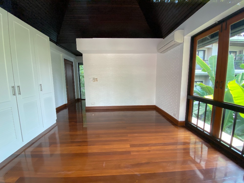 For RentHouseSukhumvit, Asoke, Thonglor : Newly Renovated House in Resort Style in Phrom Phong ** NO CO-AGENT ** 蓬鹏区域全新度假式别墅
