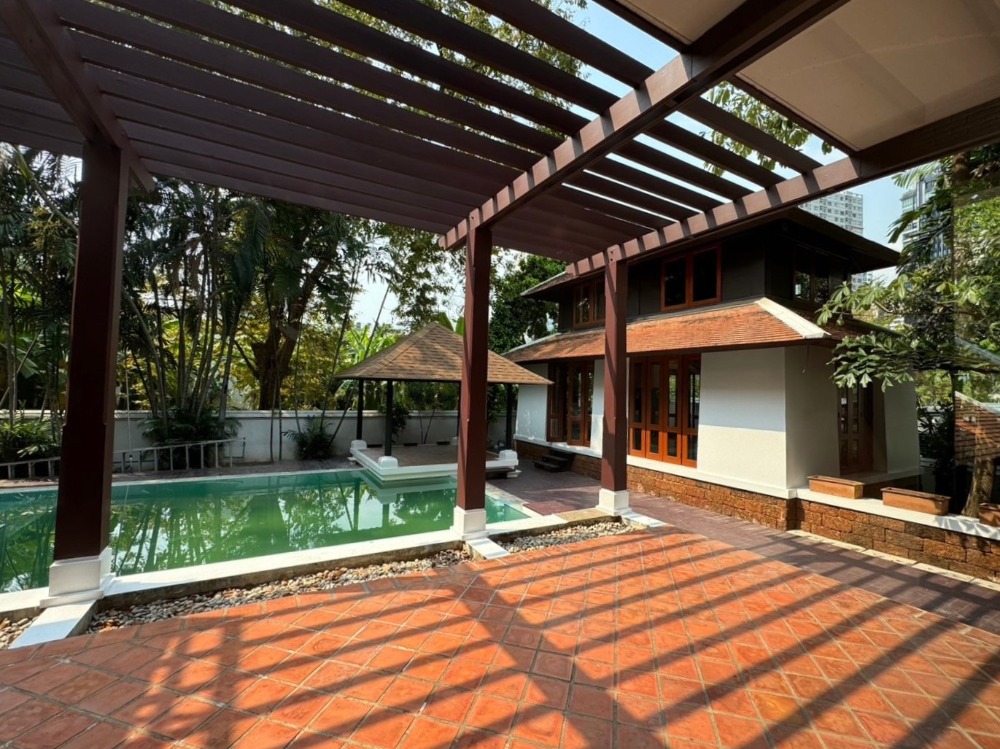 For RentHouseSukhumvit, Asoke, Thonglor : Newly Renovated House in Resort Style in Phrom Phong ** NO CO-AGENT ** 蓬鹏区域全新度假式别墅