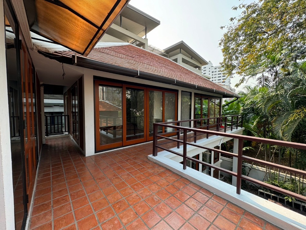 For RentHouseSukhumvit, Asoke, Thonglor : Newly Renovated House in Resort Style in Phrom Phong ** NO CO-AGENT ** 蓬鹏区域全新度假式别墅