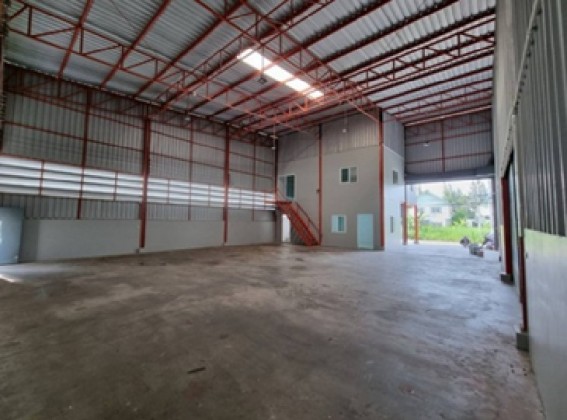 For RentWarehousePathum Thani,Rangsit, Thammasat : Tel. 081-632-0632 Warehouse rental with 2-storey office, Lam Luk Ka, Khlong 4, Pathum Thani Road, Liab Khlong / Area 350 square meters / near Big C Khlong Si, near the AC market. Very good location. Convenient transportation.