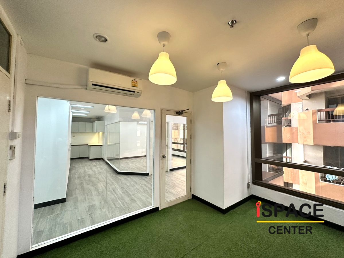 ให้เช่าสำนักงานอารีย์ อนุสาวรีย์ : ให้เช่าออฟฟิศ ใกล้ BTS อารีย์ เพียง 300 เมตร แบบ Partly Fitted มีตกแต่งไว้แล้วบางส่วน พร้อมเข้าทำงาน สิ่งอำนวยความสะดวกครบครัน