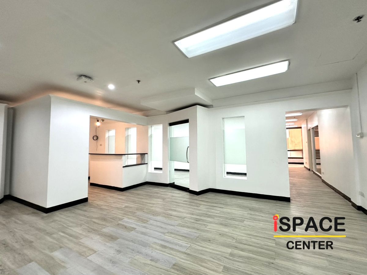 ให้เช่าสำนักงานอารีย์ อนุสาวรีย์ : ให้เช่าออฟฟิศ ใกล้ BTS อารีย์ เพียง 300 เมตร แบบ Partly Fitted มีตกแต่งไว้แล้วบางส่วน พร้อมเข้าทำงาน สิ่งอำนวยความสะดวกครบครัน