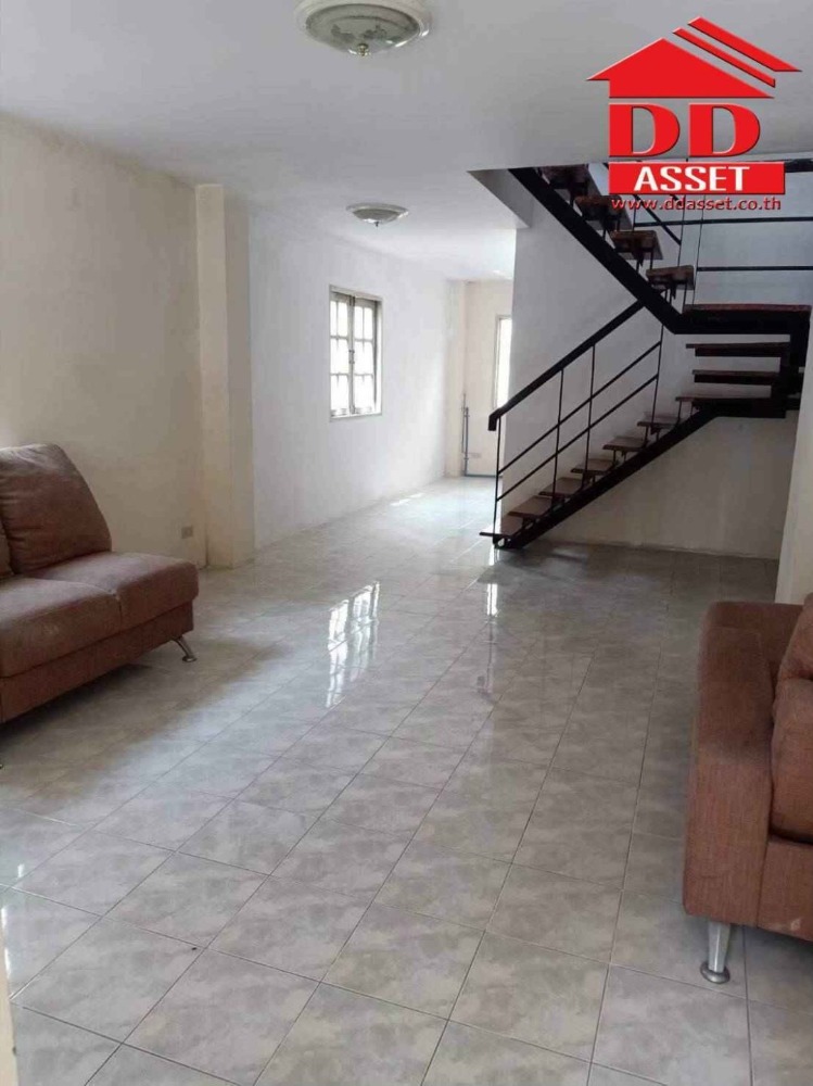 For SaleTownhomePattanakan, Srinakarin : 3 -story townhome for sale, Thai silk village Srinakarin 40 (Baan Mai Thai Srinakarin40) opposite the Seacon Square Code: T8116