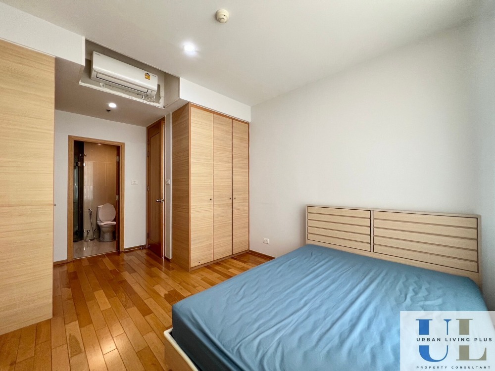 For RentCondoSathorn, Narathiwat : ( UL2502135 ) Tel/Line 096-2479369 / FOR RENT The Empire Place 3 bedroom 3 bathroom 1 maid 156 Sq.M. Ready to move in