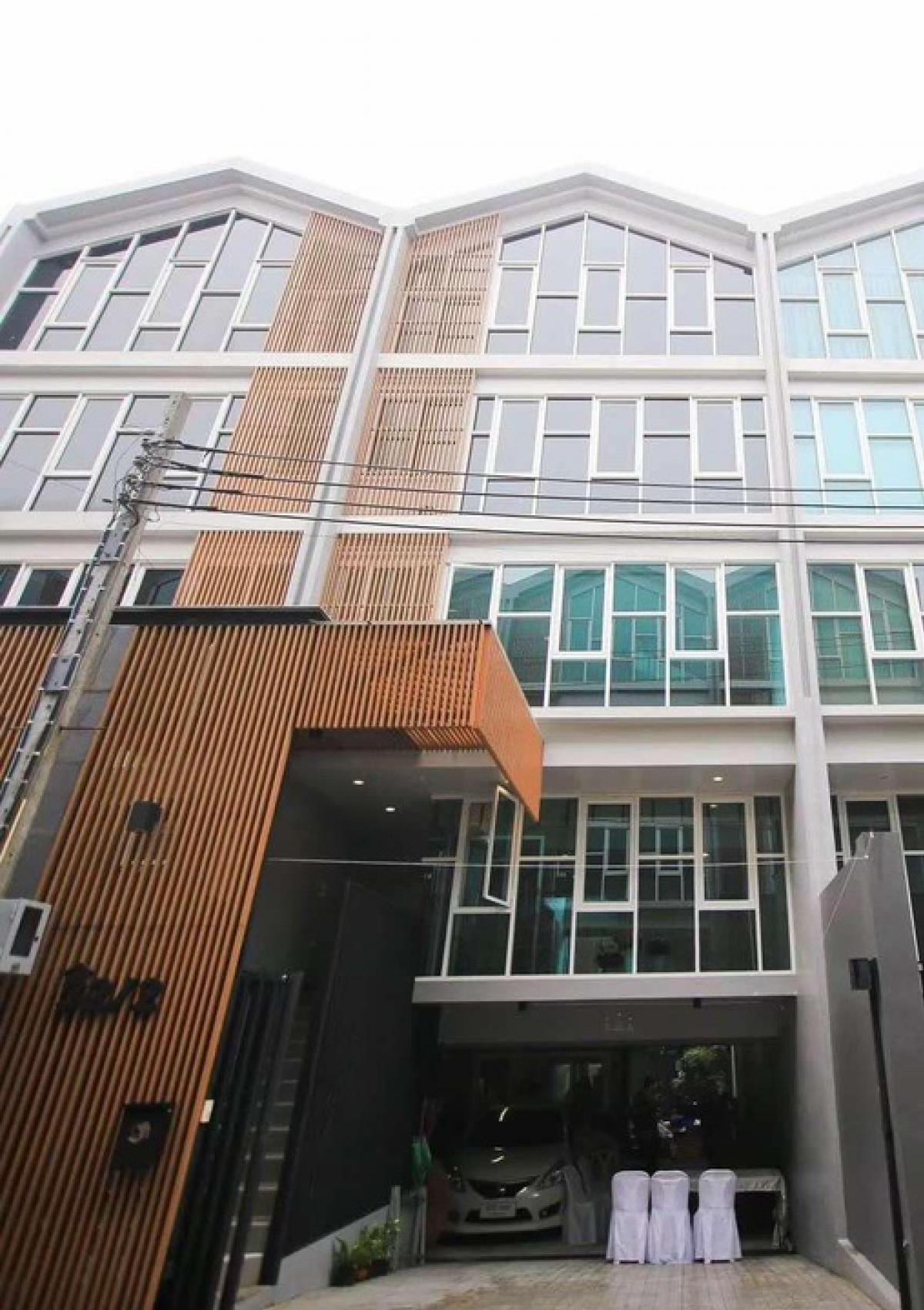 ขายทาวน์โฮมสุขุมวิท อโศก ทองหล่อ : ขาย Home Office สุขุมวิท 101/1