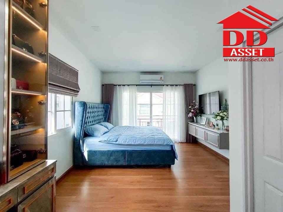 ให้เช่าบ้านลาดกระบัง สุวรรณภูมิ : For Rent Golden Neo Bangna-Suanluang บางนา (โกลเด้น นีโอ บางนา - สวนหลวง) บ้านหรู 2 ชั้นสไตล์อังกฤษ รหัสทรัพย์ : T8117