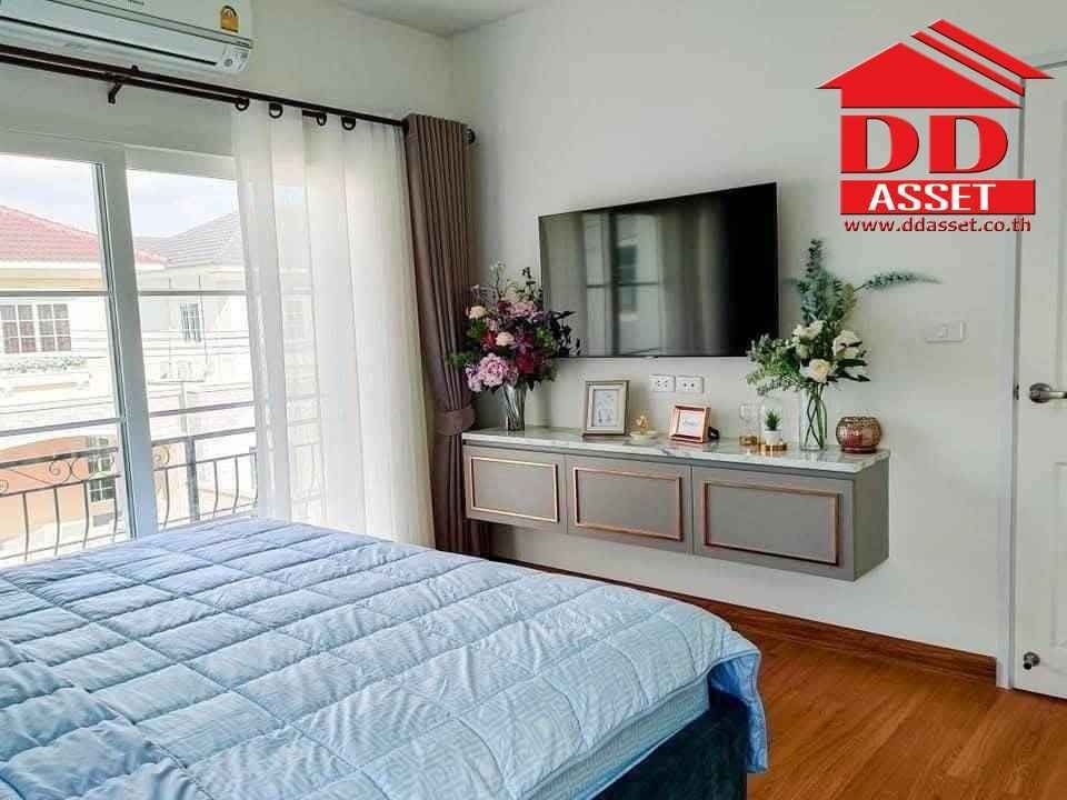 ให้เช่าบ้านลาดกระบัง สุวรรณภูมิ : For Rent Golden Neo Bangna-Suanluang บางนา (โกลเด้น นีโอ บางนา - สวนหลวง) บ้านหรู 2 ชั้นสไตล์อังกฤษ รหัสทรัพย์ : T8117