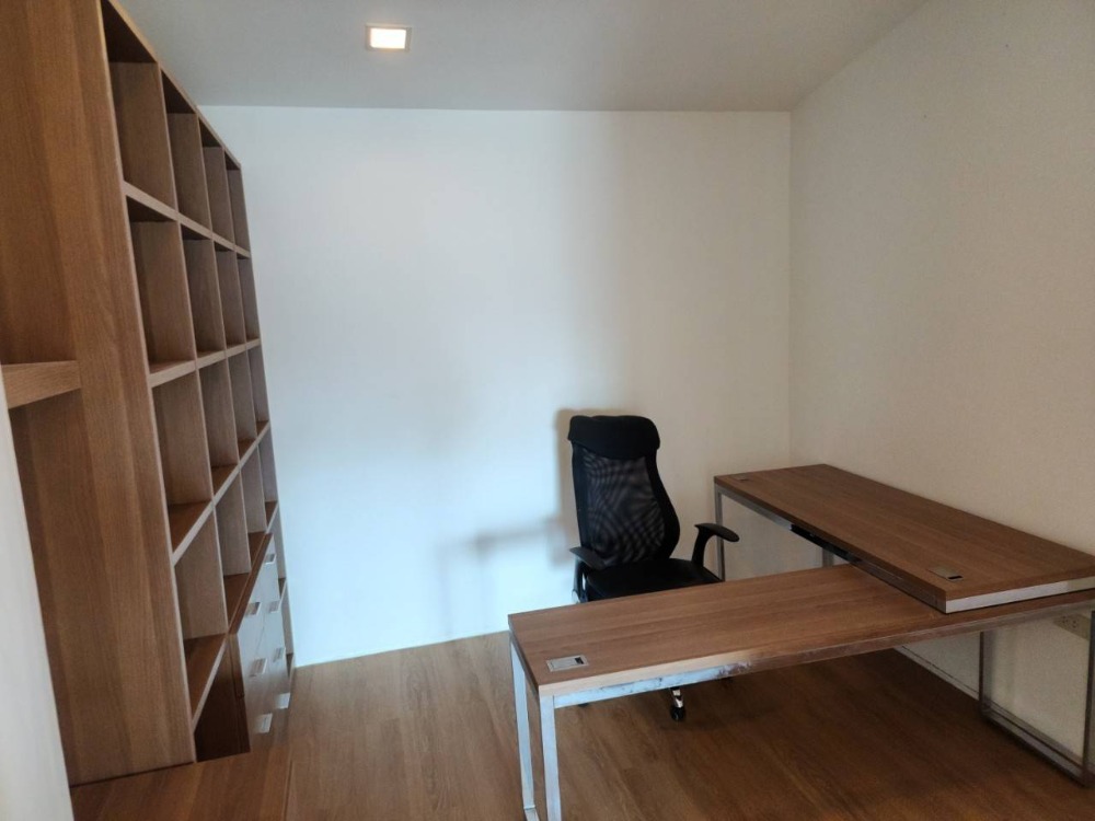 For RentCondoAri,Anusaowaree : • 𝐑𝐄𝐍𝐓 • 𝐕𝐢𝐥𝐥𝐚 𝐑𝐚𝐭𝐜𝐡𝐚𝐤𝐫𝐮 • 𝟐 𝐁𝐞𝐝 𝟐 𝐁𝐚𝐭𝐡 • 𝟏𝟒𝟓 𝐒𝐪𝐦. • 𝟔𝟓𝟎𝟎𝟎 •   𝐋𝐢𝐧𝐞 𝐈𝐃 : 𝐕𝐚𝐬𝐬𝐢𝐥𝐲