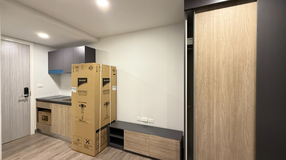 For RentCondoWongwianyai, Charoennakor : 🔥Urgent rent, new room ready to move in 🔥Condo FLEXI Sathon - Charoennakorn Phase 2. The project has a shuttle bus to BTS Krung Thonburi / BTS Wongwian Yai. Rent starts at 12,400 baht/month, accepting both Thais and foreigners (with 6 month / 1 year renta