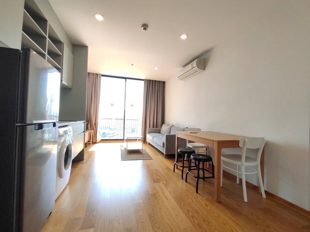 For RentCondoSathorn, Narathiwat : • 𝐑𝐄𝐍𝐓 • 𝐍𝐨𝐛𝐥𝐞 𝐑𝐞𝐯𝐨 𝐒𝐢𝐥𝐨𝐦 • 𝟐 𝐁𝐞𝐝 𝟐 𝐁𝐚𝐭𝐡 • 𝟔𝟔 𝐒𝐪𝐦. • 𝟒𝟓𝟎𝟎𝟎 •   𝐋𝐢𝐧𝐞 𝐈𝐃 : 𝐕𝐚𝐬𝐬𝐢𝐥𝐲