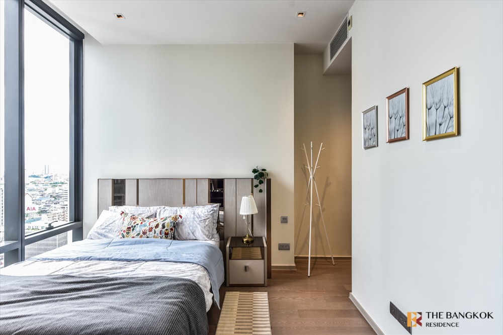 For SaleCondoSilom, Saladaeng, Bangrak : Luxurious price, luxury condo, Silom area, Asshon Silom, 1 bedroom 35 sqm. Price 7.29 MB. Interested. Contact 065-242-6835 Khun Gift.