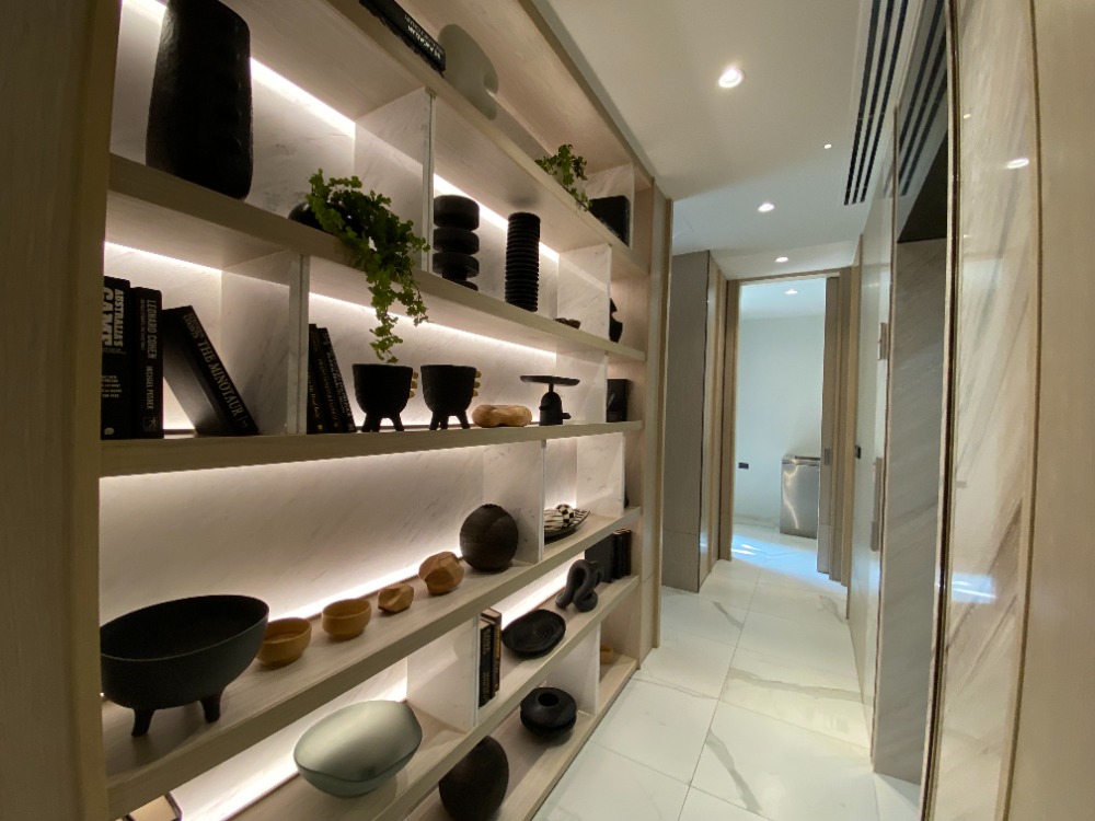 For SaleHousePattanakan, Srinakarin : Brand-new luxury home in an exclusive development near Phatthanakan - Sukhumvit 坐落于Phatthanakan - Sukhumvit 附近尊贵社区的全新奢华别墅