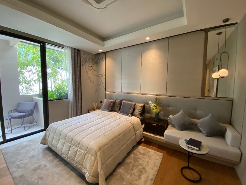 For SaleHousePattanakan, Srinakarin : Brand-new luxury home in an exclusive development near Phatthanakan - Sukhumvit 坐落于Phatthanakan - Sukhumvit 附近尊贵社区的全新奢华别墅