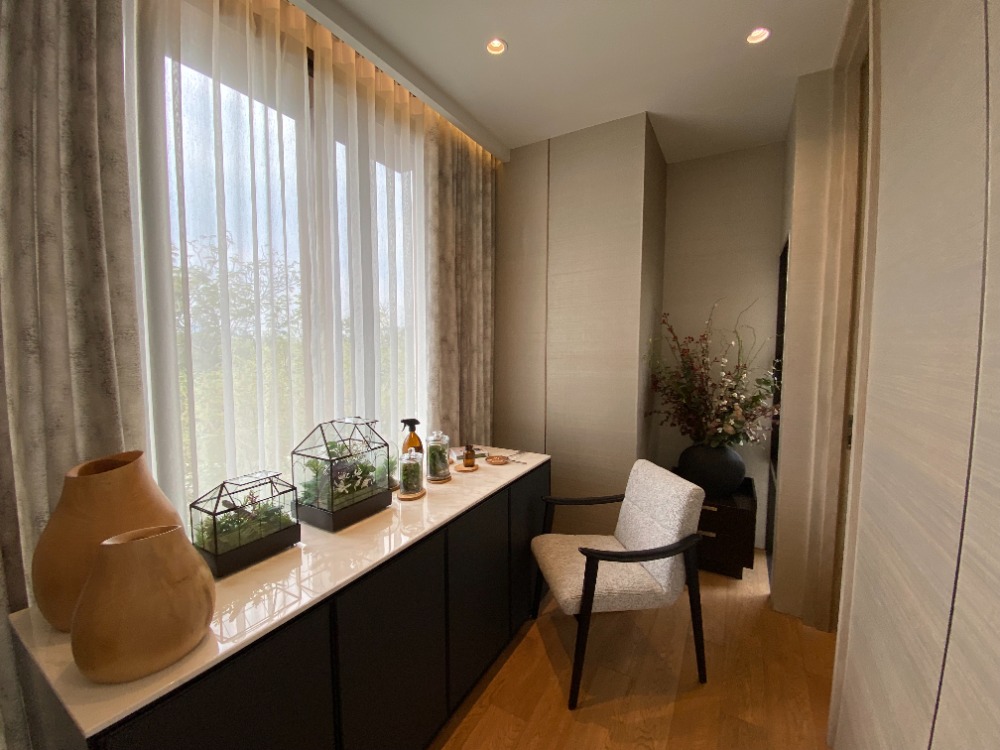 For SaleHousePattanakan, Srinakarin : Brand-new luxury home in an exclusive development near Phatthanakan - Sukhumvit 坐落于Phatthanakan - Sukhumvit 附近尊贵社区的全新奢华别墅