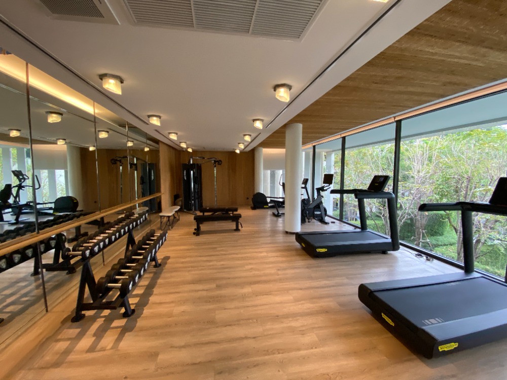 For SaleHousePattanakan, Srinakarin : Brand-new luxury home in an exclusive development near Phatthanakan - Sukhumvit 坐落于Phatthanakan - Sukhumvit 附近尊贵社区的全新奢华别墅