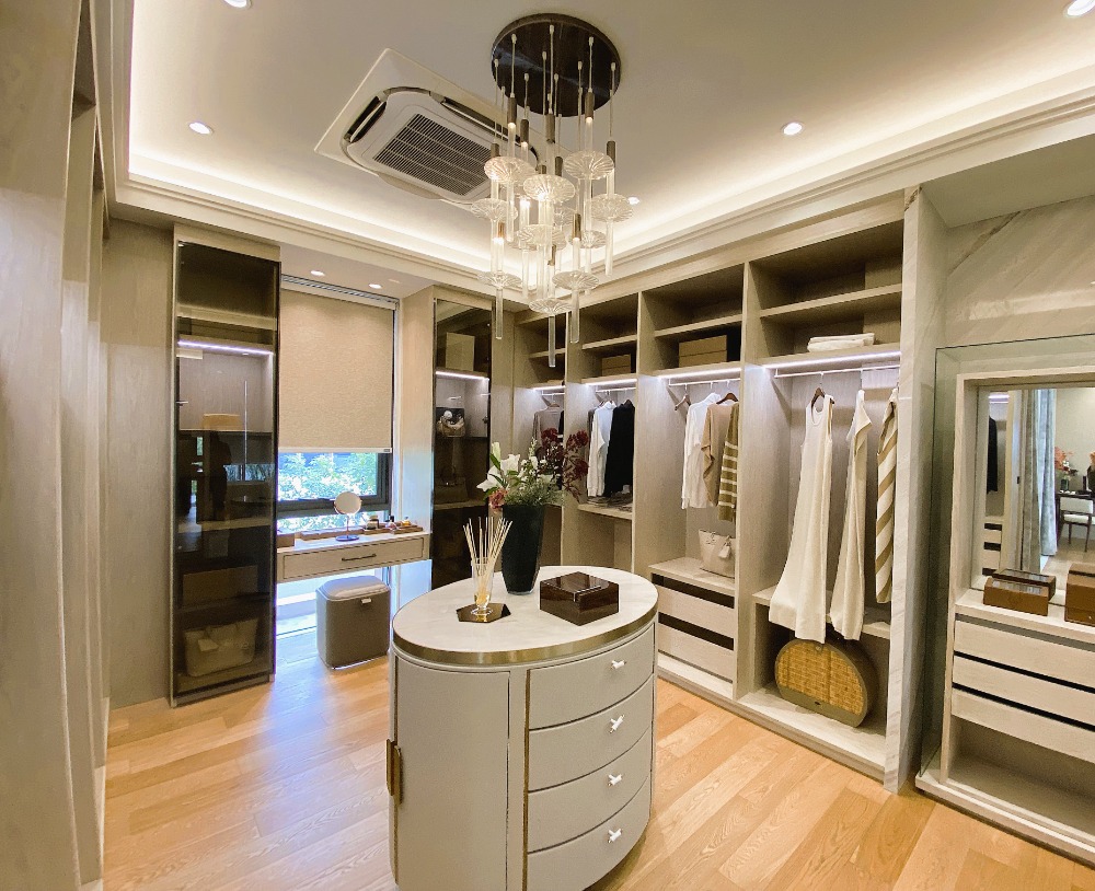 For SaleHousePattanakan, Srinakarin : Brand-new luxury home in an exclusive development near Phatthanakan - Sukhumvit 坐落于Phatthanakan - Sukhumvit 附近尊贵社区的全新奢华别墅